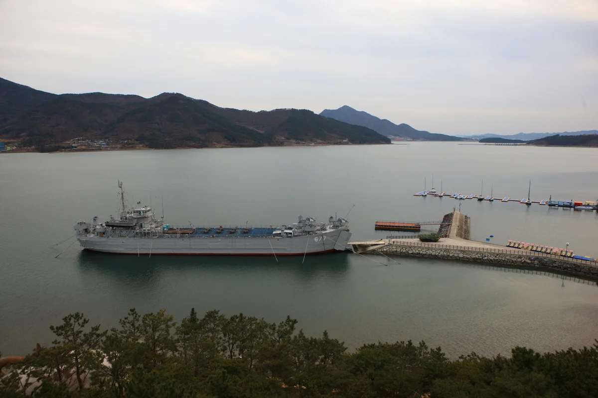 3월 경남 봄 캠핑장 (출처 : 한국관광공사)