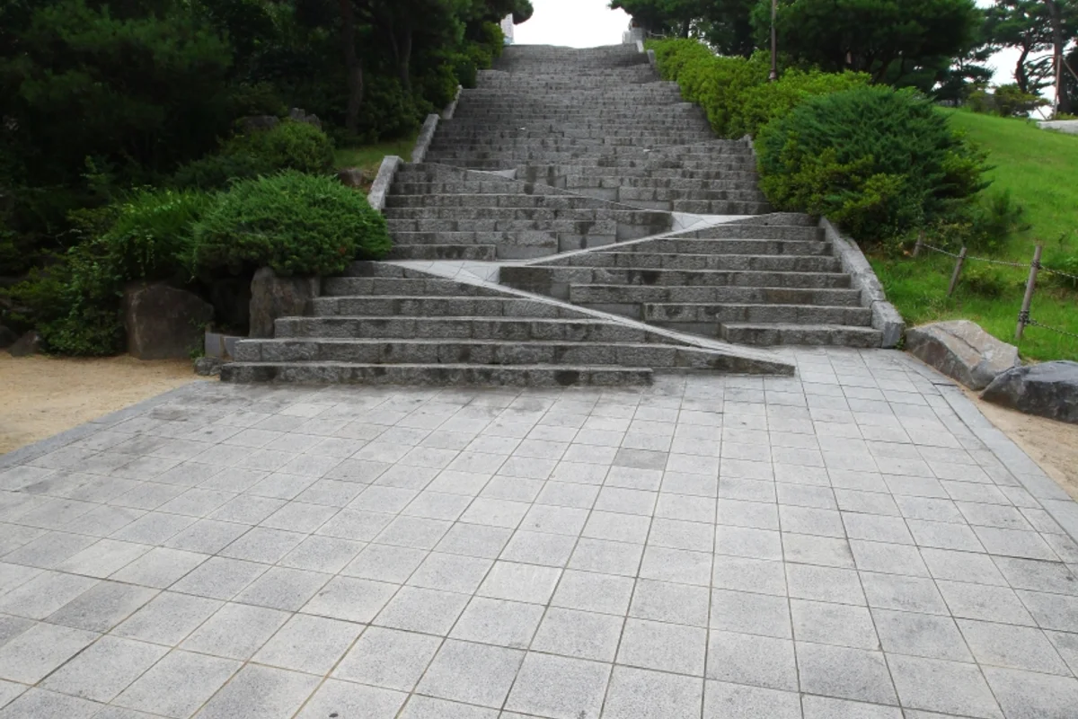 밀양 벚꽃 명소 영남루 - 밀양벚꽃 여행