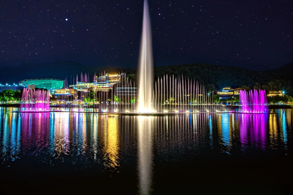 수성못 분수 야경 (출처 : 한국관광공사)