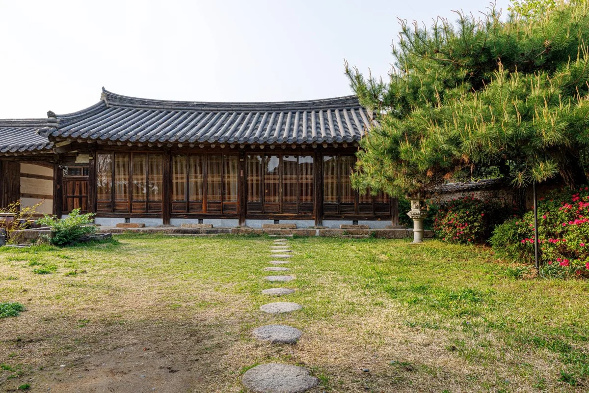 이순신광장 및 여수밤바다 포차거리 - 4월 여수 여행